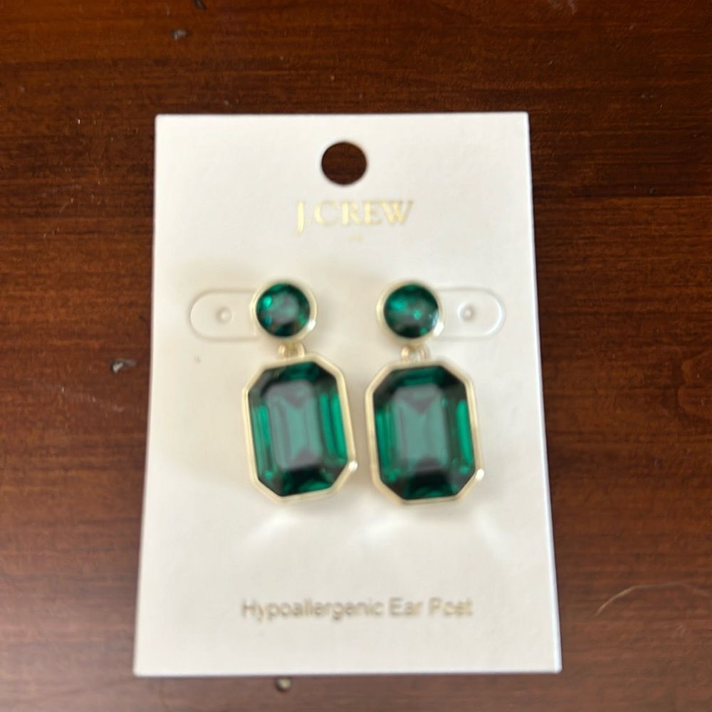 Emerald green earrings